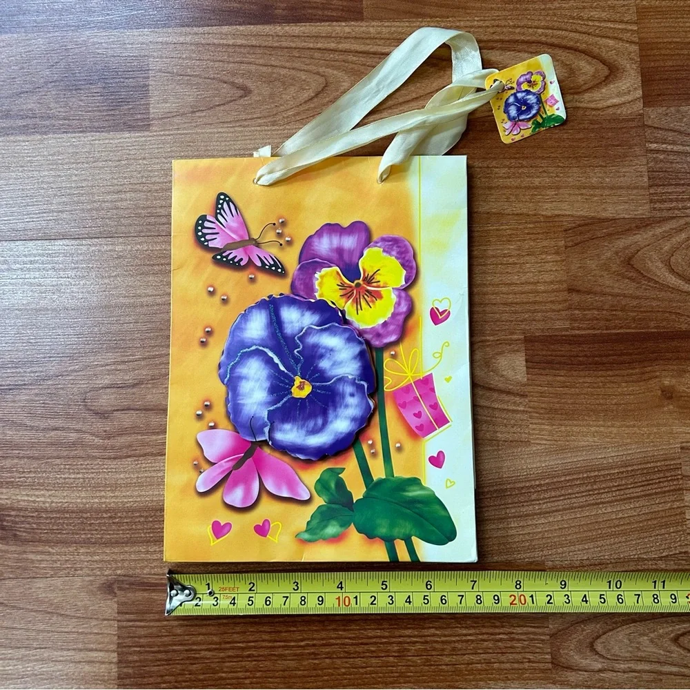 Free item: gift bag